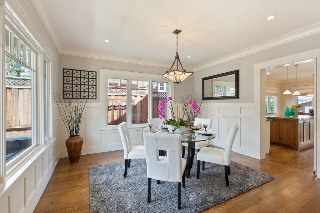 Craftsman style dining room with area rug.